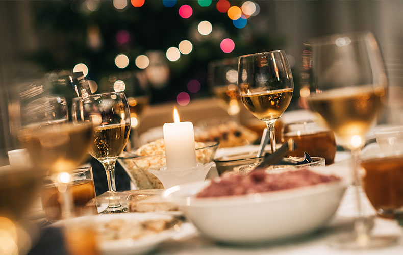 Wein zum Fest – was passt zu den klassischen Weihnachtsgerichten?